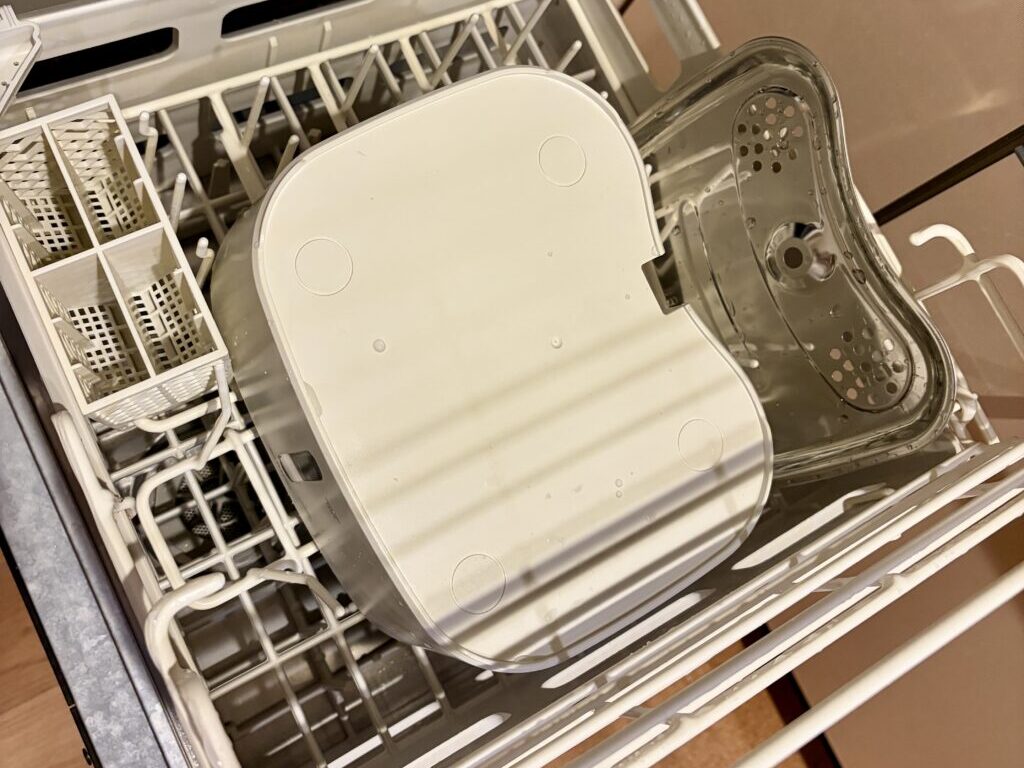 ステンレス皿とベースタンクは食洗器で洗える