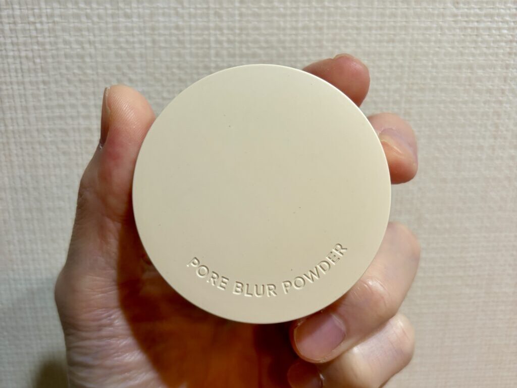 イニスフリー「ポアブラーパウダー」の外観