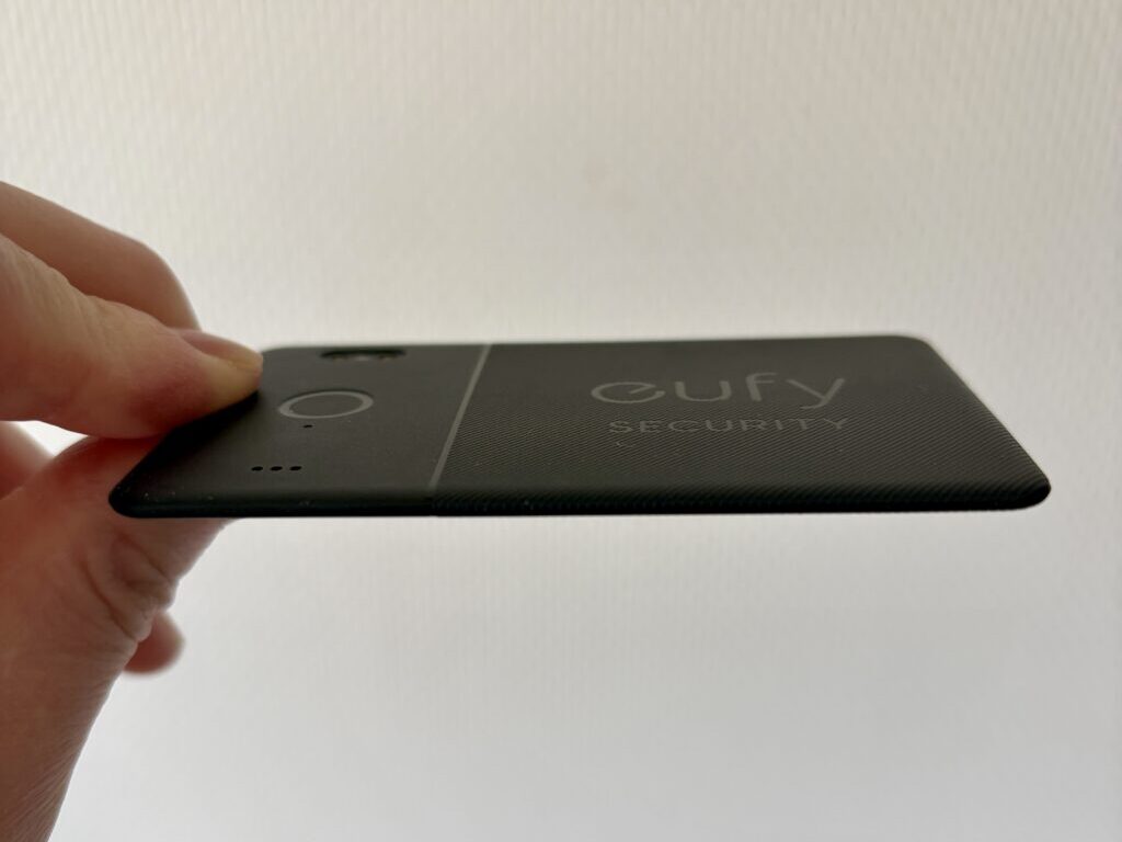 Anker Eufy Smarttrack(カード型)は薄くて軽い！